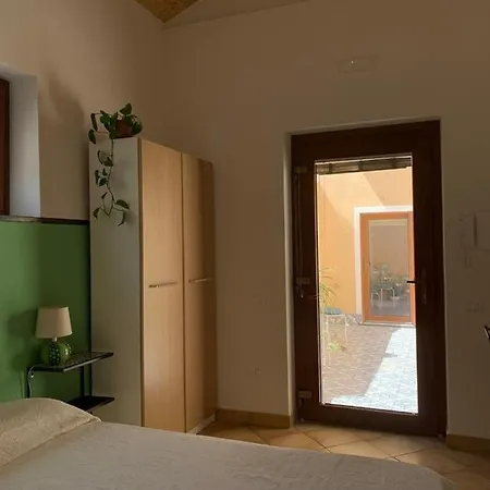 فندق مبيت وإفطار La Stanza In Giardino Cava deʼ Tirreni